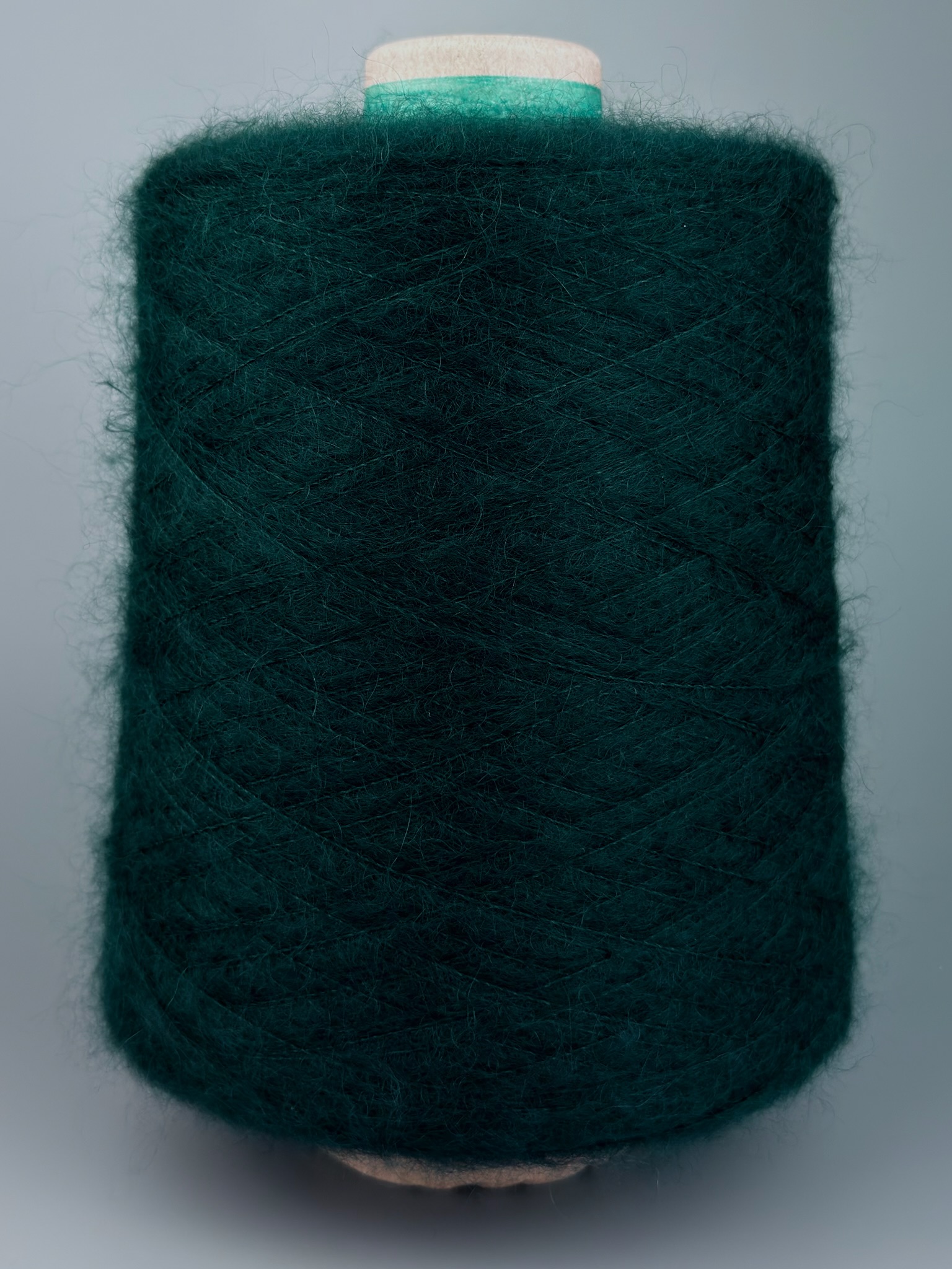 Manifattura Sesia Art. Vivienne 850 m / 100 g – Filato 70 % Super Kid Mohair RMS 30 % Seta Mulberry col. Pavone 0870 foto 2